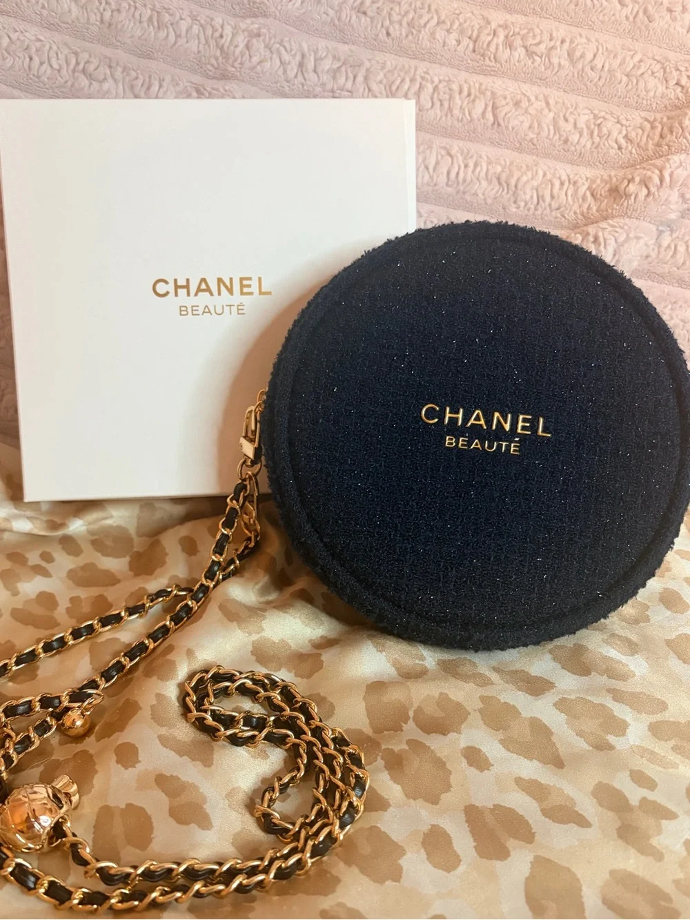 GWP Chanel Beaute Navy Beauty Pouch w. Gold Chain + Original Packaging